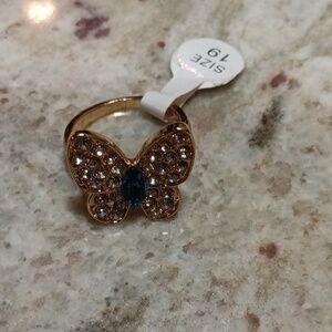 Stainless steel costume ring size 19 equivalent to size 8